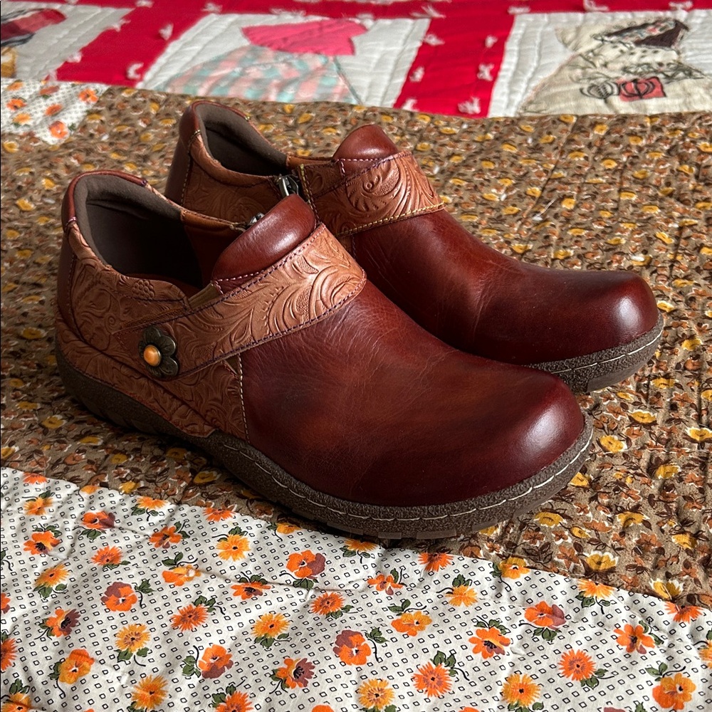 Spring Step L'Artiste Gyarados leather slip-on clogs with embossed leather EU 40
